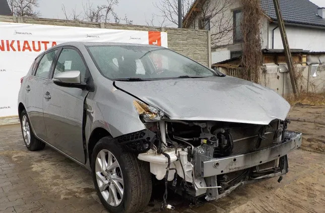 mazowieckie Toyota Auris cena 32900 przebieg: 114659, rok produkcji 2018 z Głubczyce